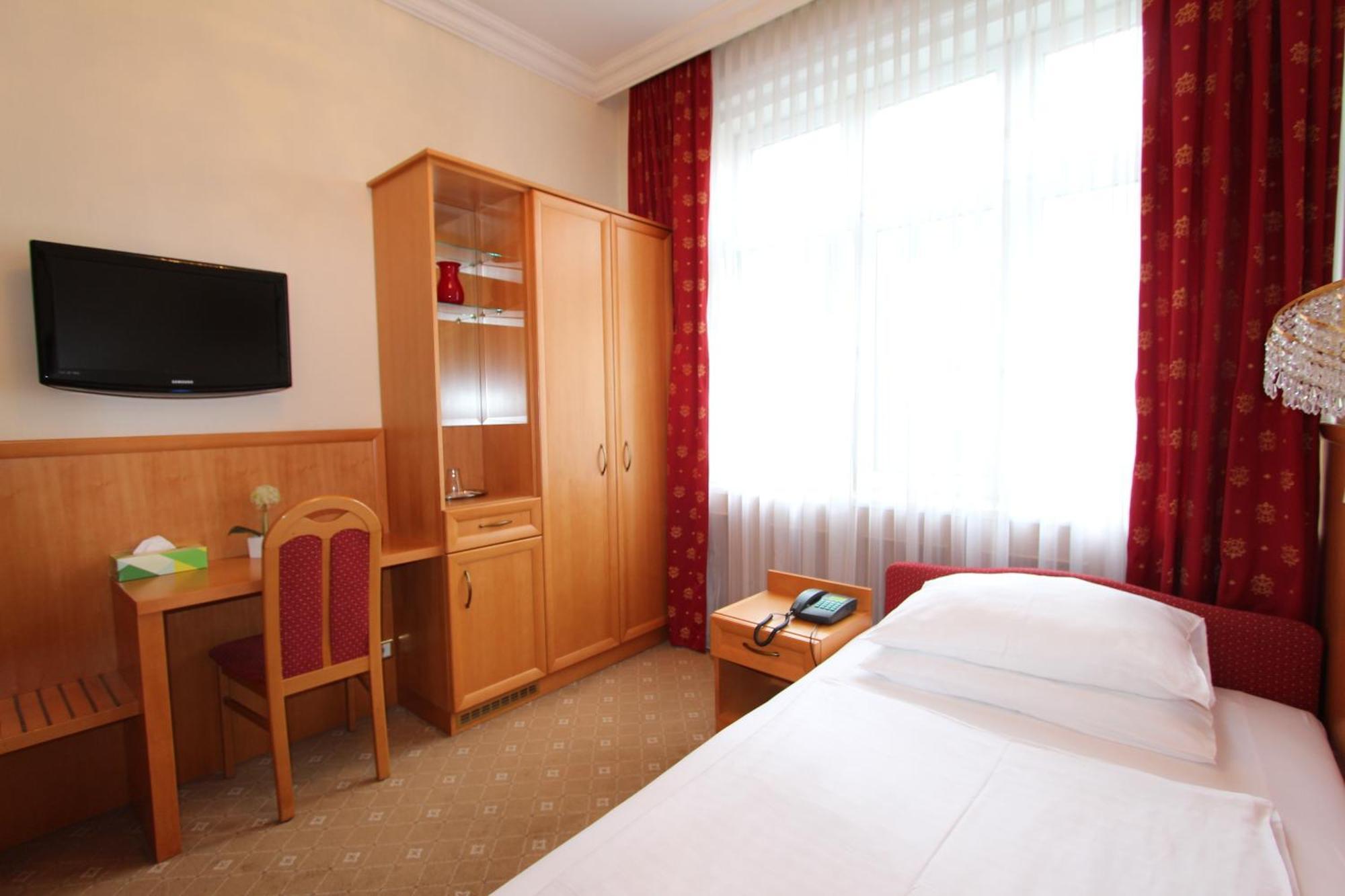 Corvinus - Newly Renovated Vienne